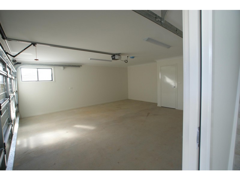 42B Broomfield Cres, Long Beach NSW 2536