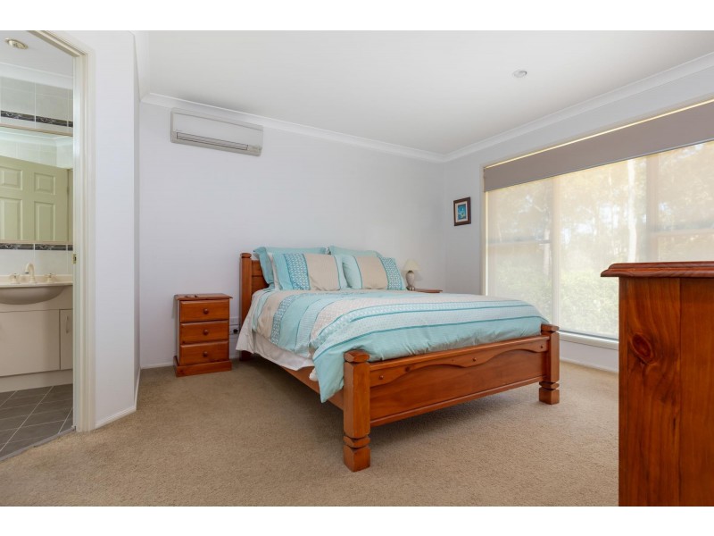 42 Bellbird Drive, Malua Bay NSW 2536