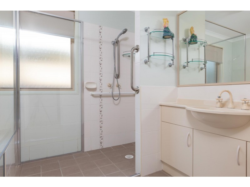 42 Bellbird Drive, Malua Bay NSW 2536