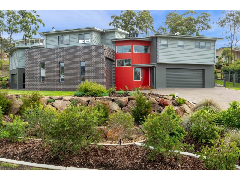 4 Spotted Gum Place, North Batemans Bay NSW 2536