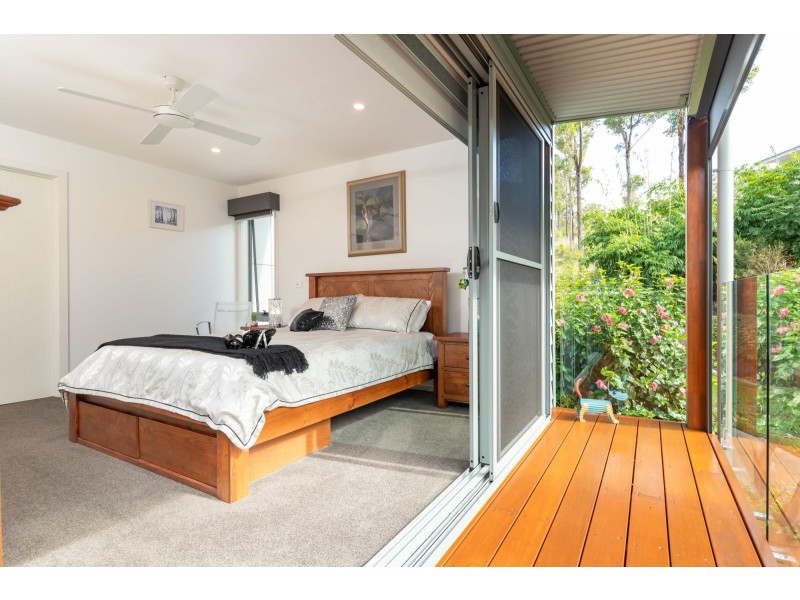 4 Spotted Gum Place, North Batemans Bay NSW 2536