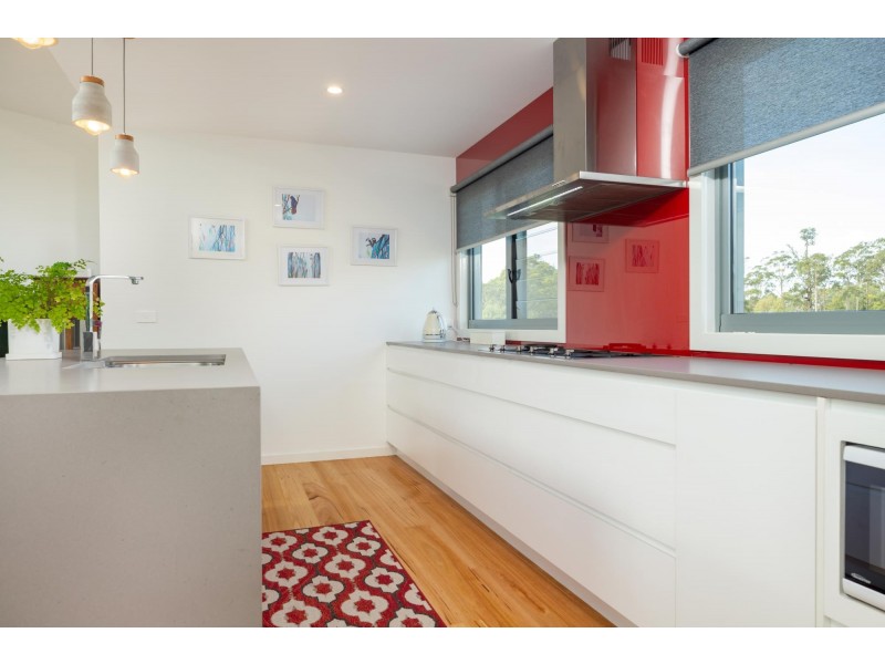 4 Spotted Gum Place, North Batemans Bay NSW 2536