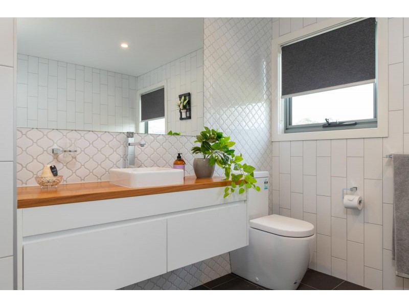 4 Spotted Gum Place, North Batemans Bay NSW 2536