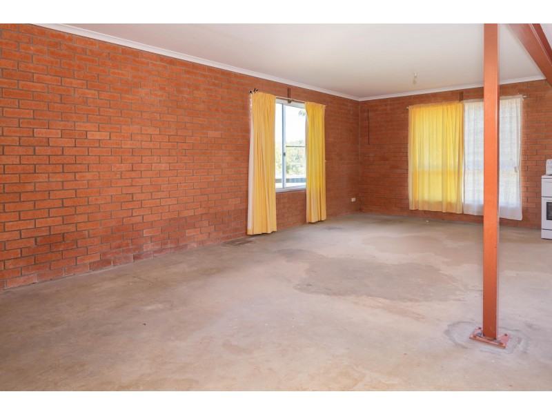 2 Joseph Street, Batehaven NSW 2536