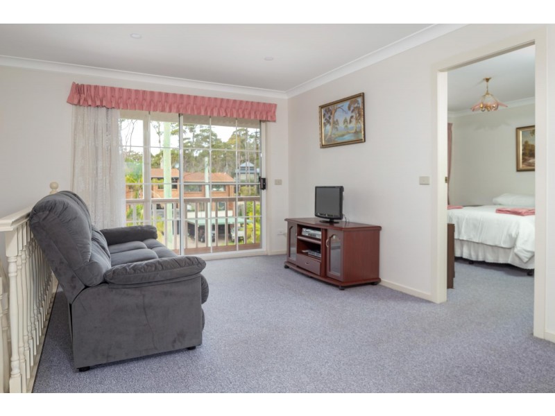 16 Bronte Crescent, Sunshine Bay NSW 2536