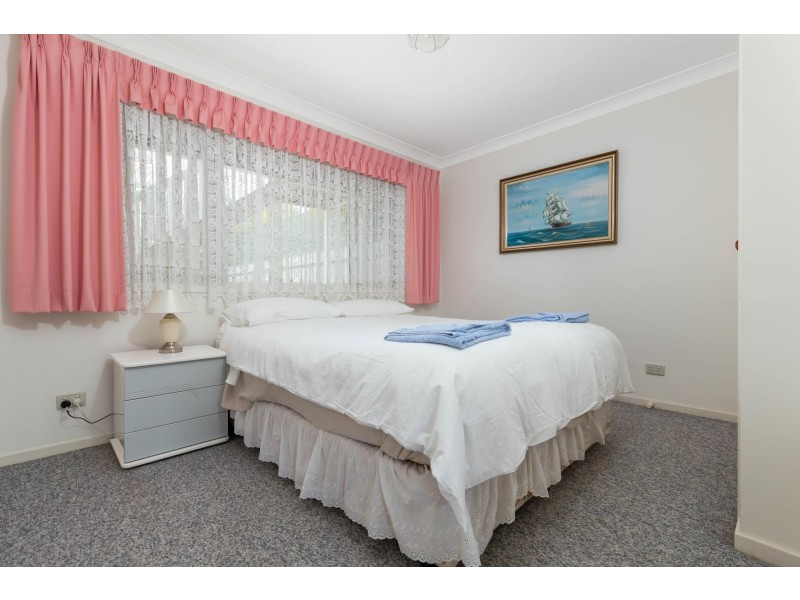 16 Bronte Crescent, Sunshine Bay NSW 2536