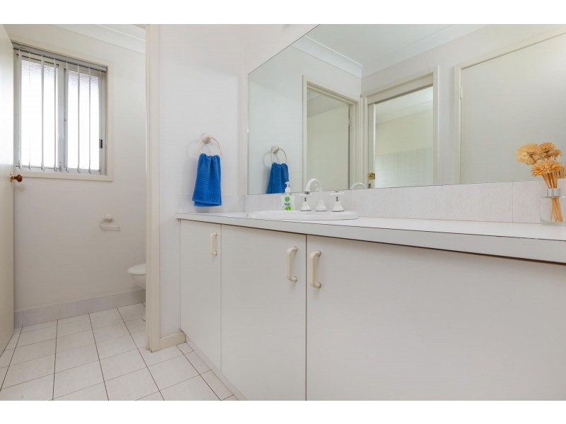 16 Bronte Crescent, Sunshine Bay NSW 2536