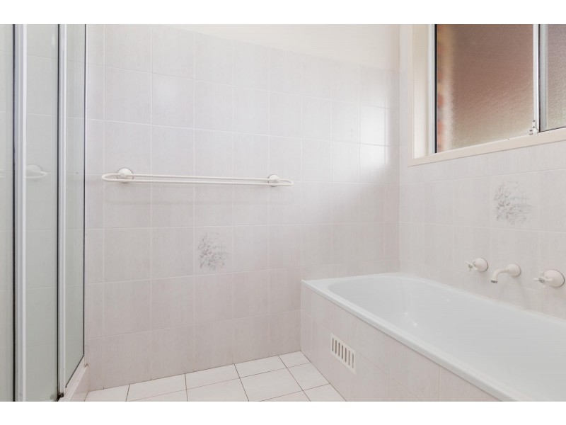 16 Bronte Crescent, Sunshine Bay NSW 2536