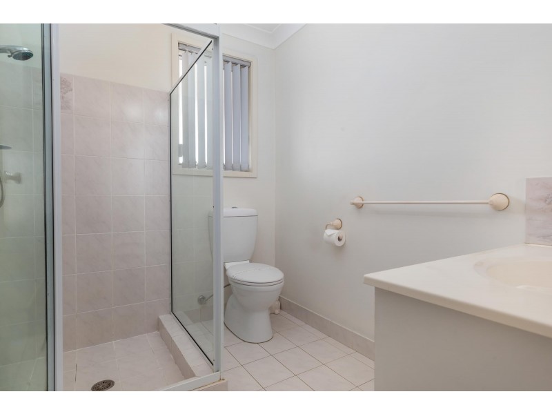 16 Bronte Crescent, Sunshine Bay NSW 2536