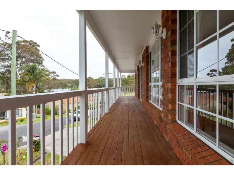 16 Bronte Crescent, Sunshine Bay NSW 2536
