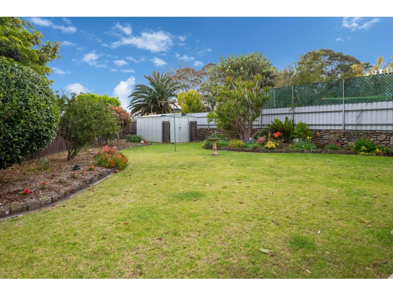 16 Bronte Crescent, Sunshine Bay NSW 2536