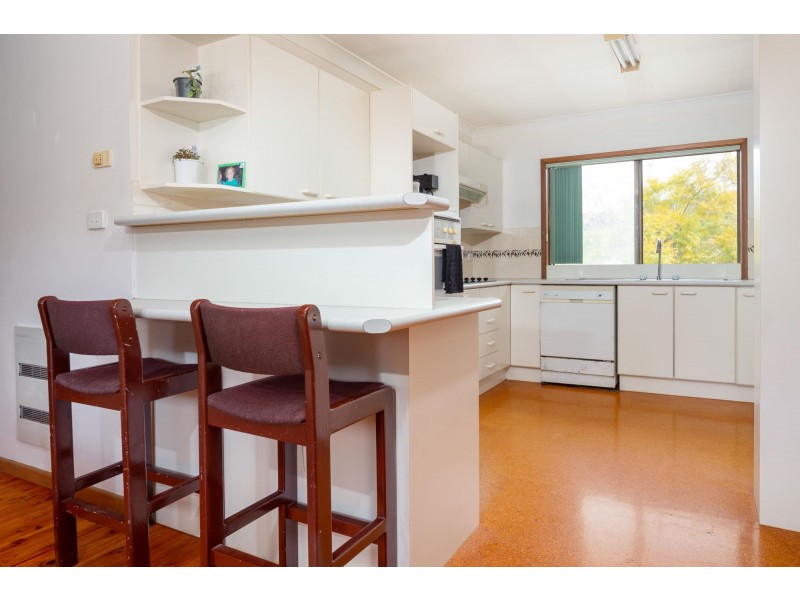 4 Cook Avenue, Surf Beach NSW 2536