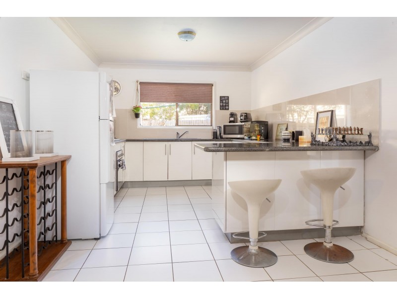 4 Cook Avenue, Surf Beach NSW 2536