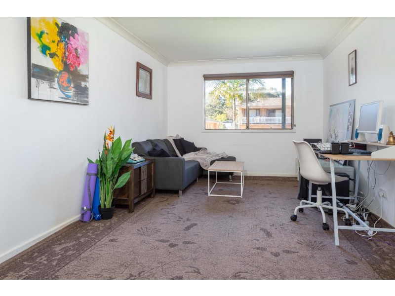 4 Cook Avenue, Surf Beach NSW 2536