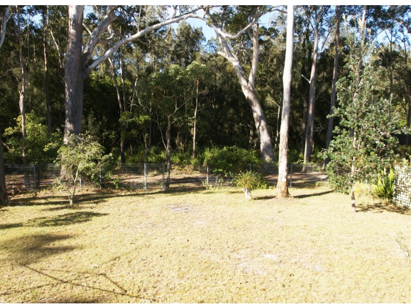 103 Maloneys Drive, Maloneys Beach NSW 2536