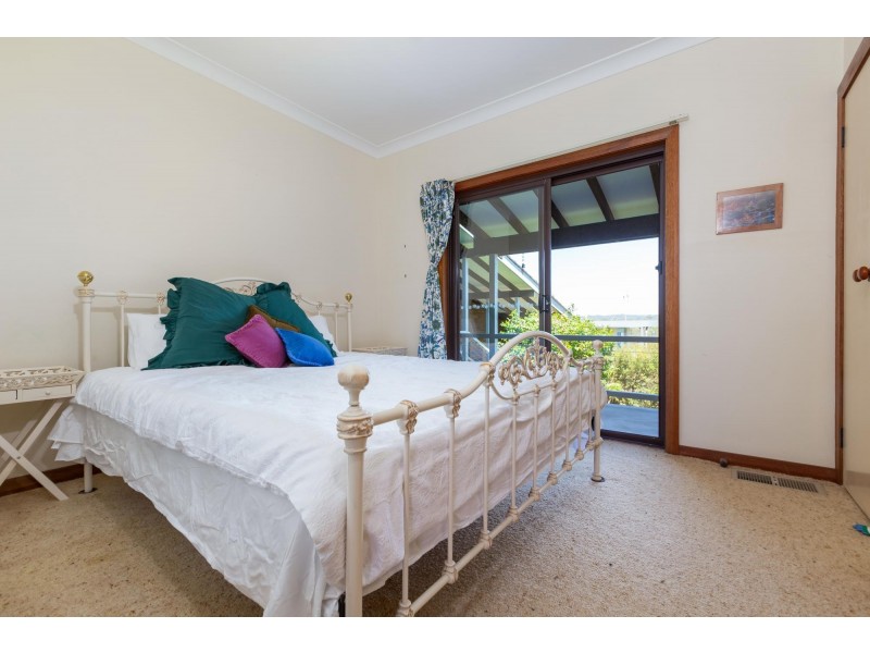 56 Cook Avenue, Surf Beach NSW 2536