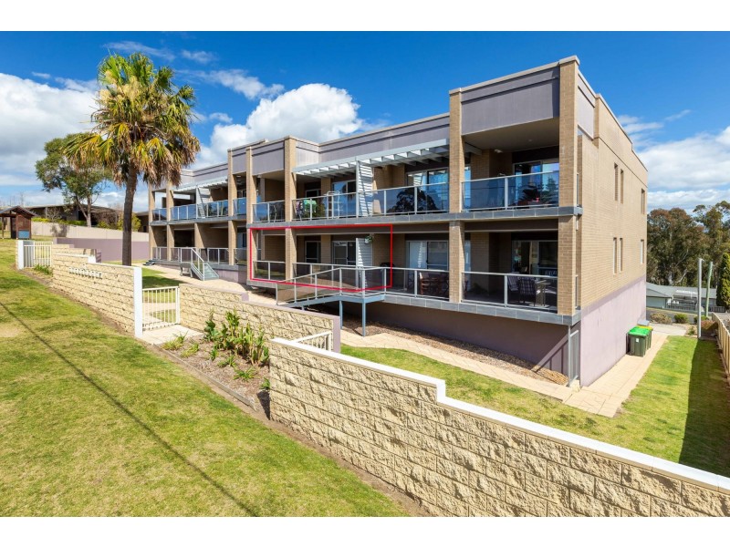 2/30 Pacific Street, Batemans Bay NSW 2536