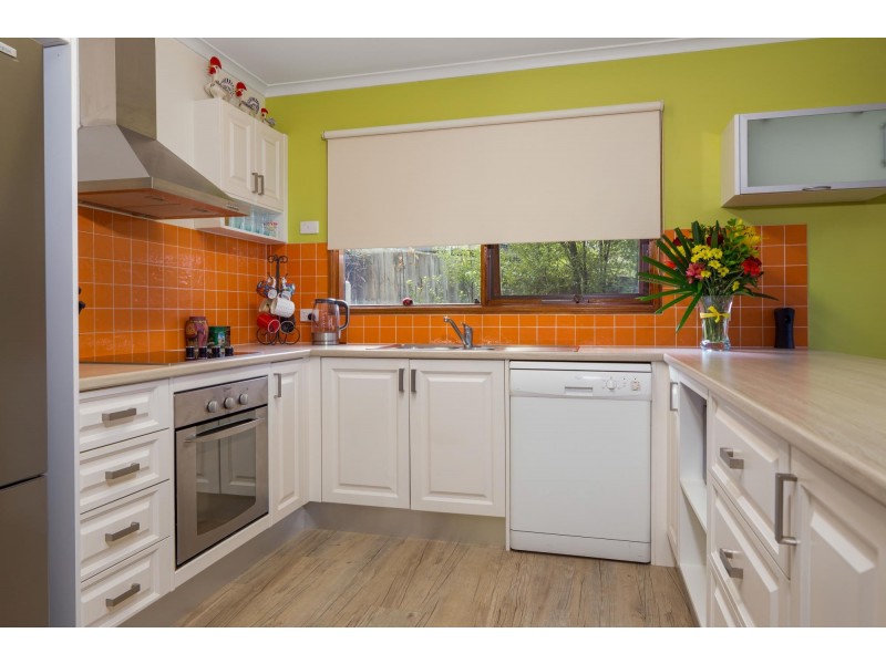 28 Johnson Place, Surf Beach NSW 2536