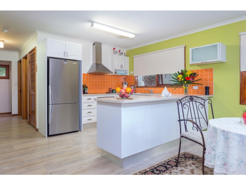 28 Johnson Place, Surf Beach NSW 2536