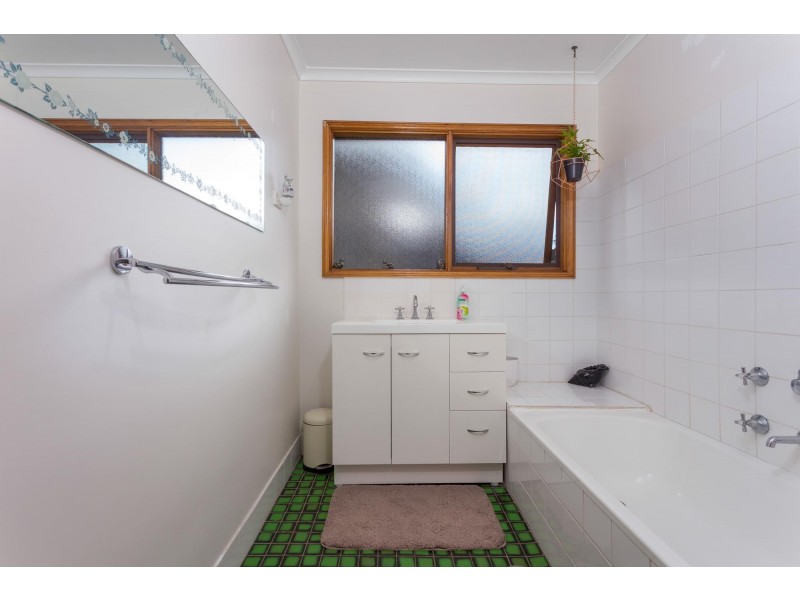 28 Johnson Place, Surf Beach NSW 2536