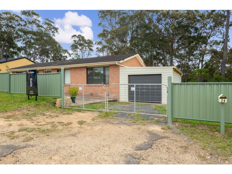 26 Berrima Parade, Surfside NSW 2536