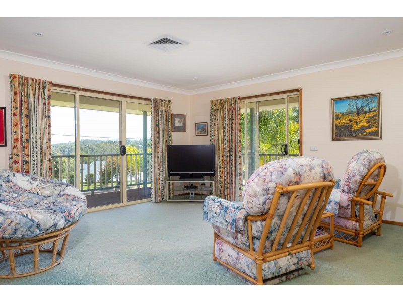 9 Bluemoor Road, North Batemans Bay NSW 2536