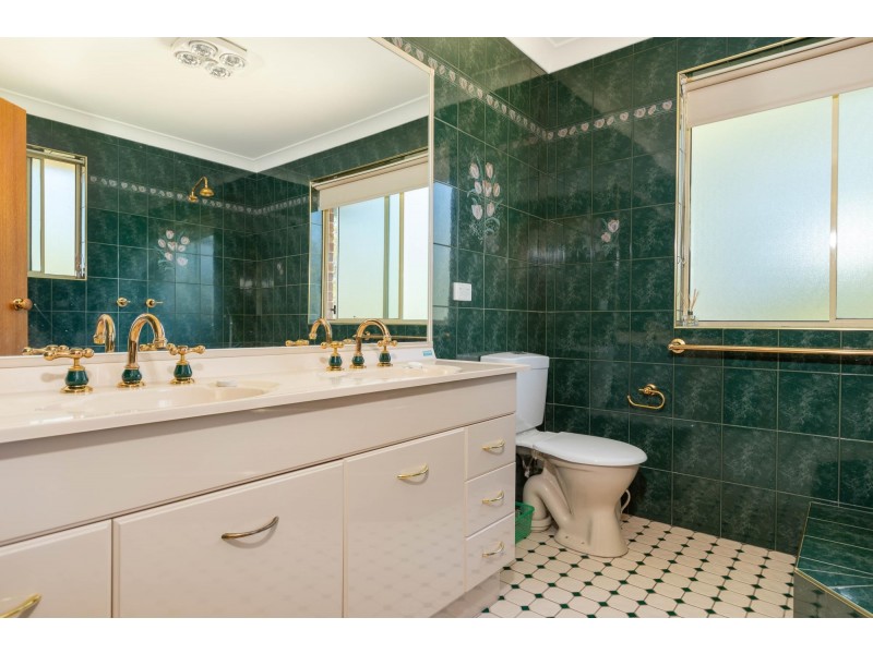 9 Bluemoor Road, North Batemans Bay NSW 2536