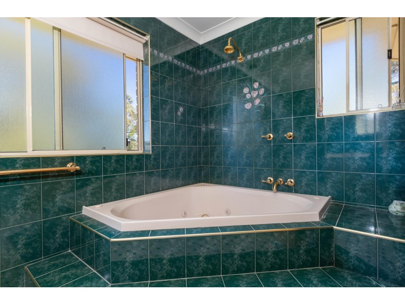 9 Bluemoor Road, North Batemans Bay NSW 2536