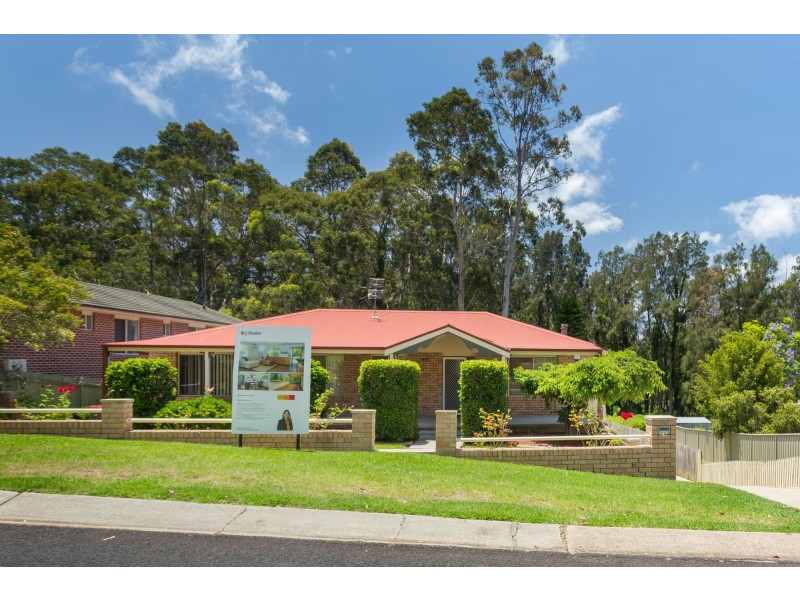24 Karoola Crescent, Surfside NSW 2536