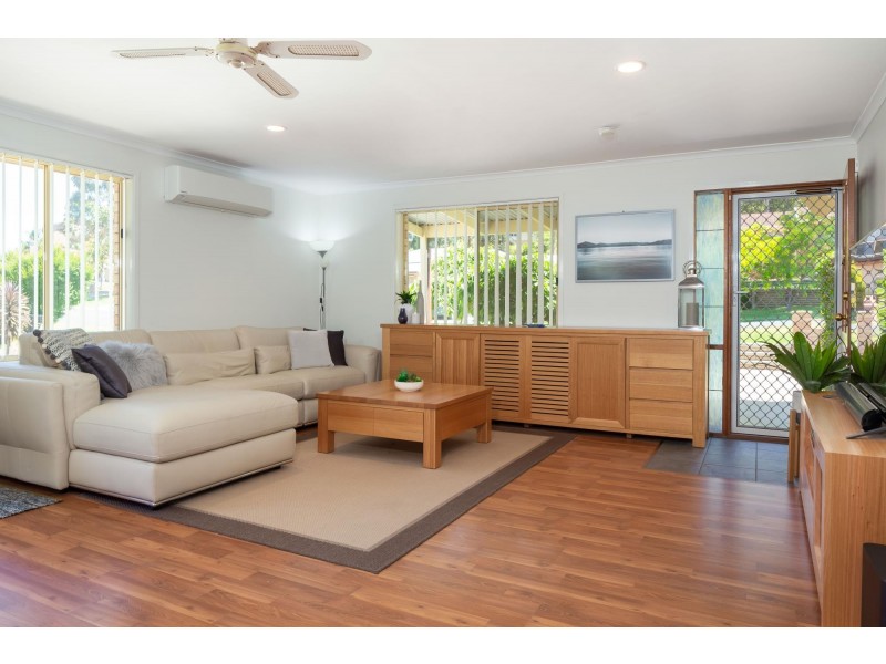 24 Karoola Crescent, Surfside NSW 2536