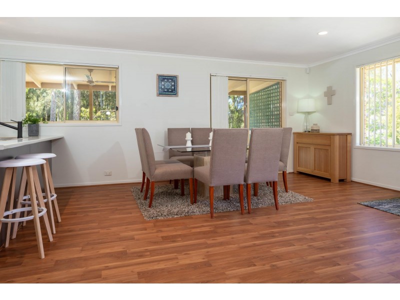 24 Karoola Crescent, Surfside NSW 2536