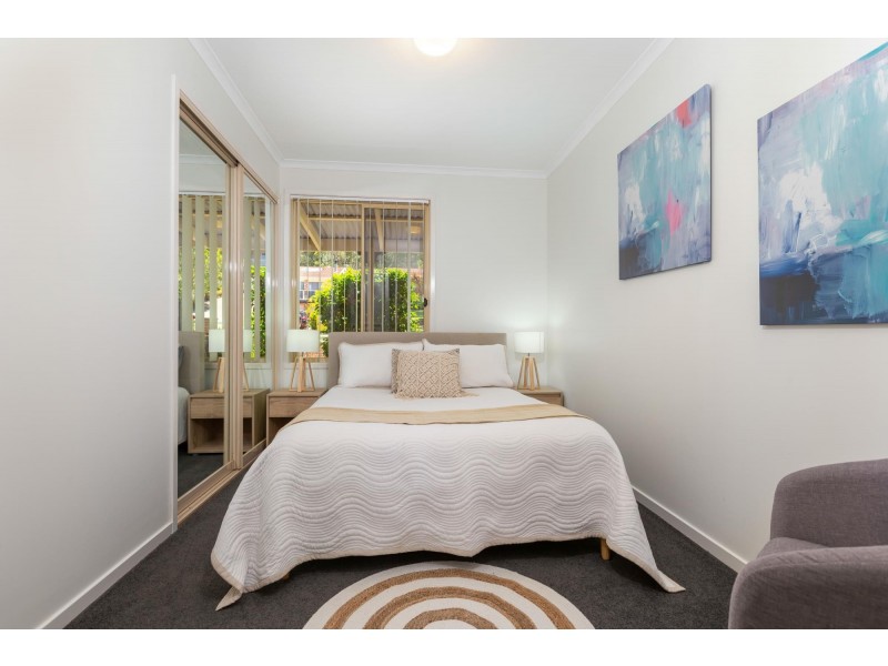 24 Karoola Crescent, Surfside NSW 2536