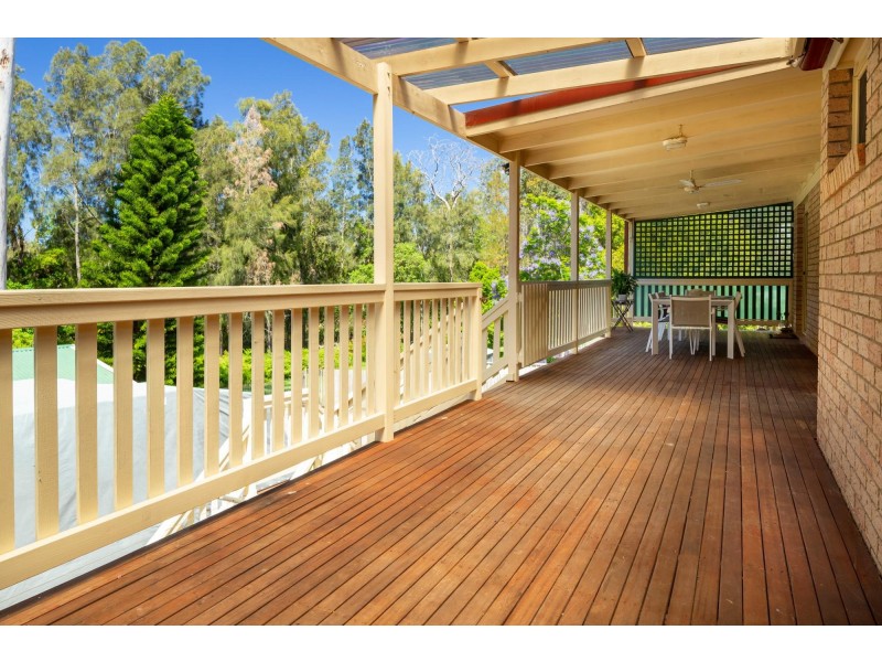 24 Karoola Crescent, Surfside NSW 2536