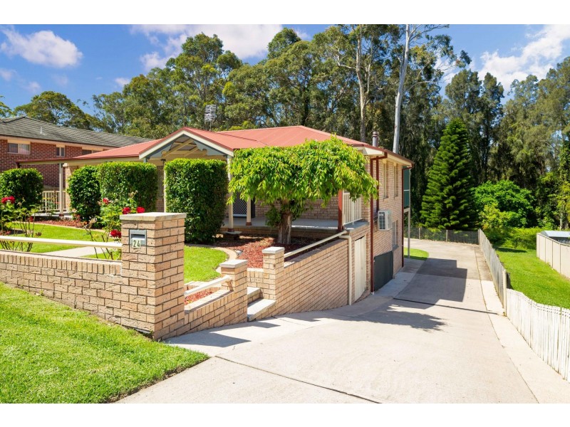 24 Karoola Crescent, Surfside NSW 2536