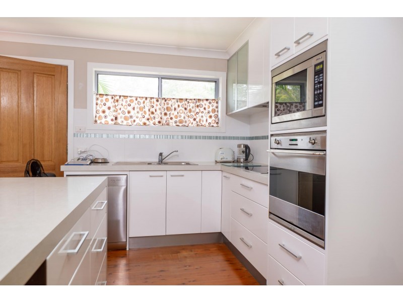 39 Parker Avenue, Surf Beach NSW 2536