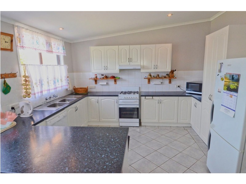 27 Tasman Street, Surf Beach NSW 2536