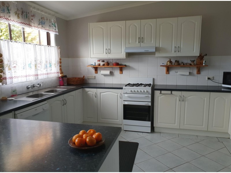 27 Tasman Street, Surf Beach NSW 2536