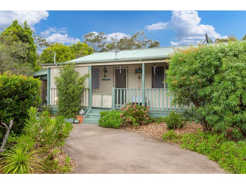 3 Scenic Place, Moruya Heads NSW 2537