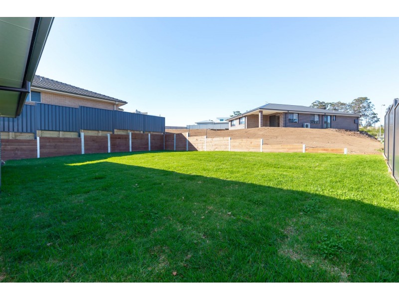 17 Freycinet Drive, Sunshine Bay NSW 2536