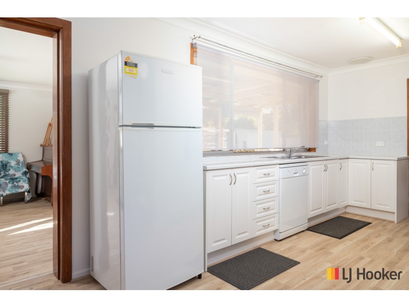 2 Cook Avenue, Surf Beach NSW 2536
