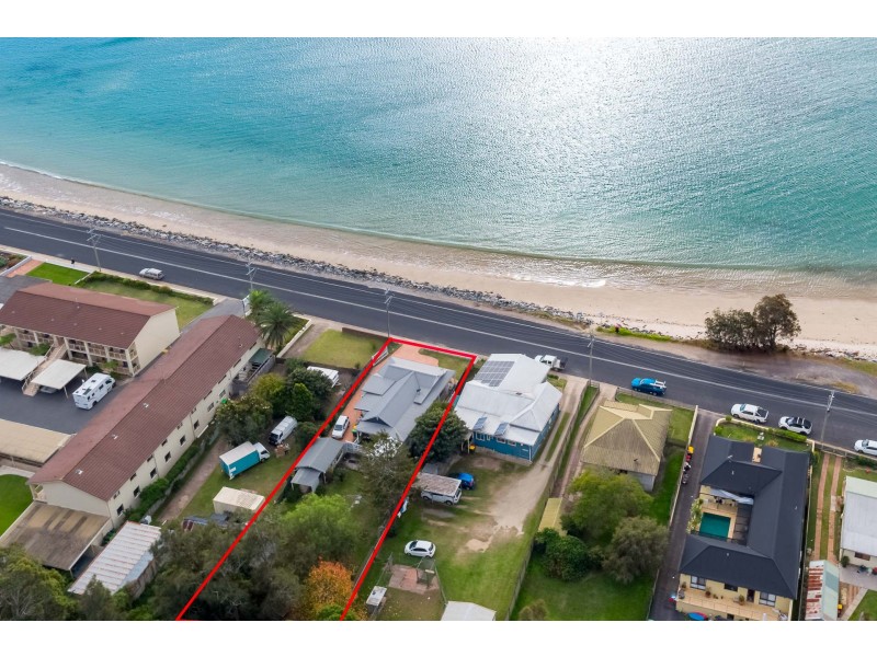392 Beach Road, Batehaven NSW 2536
