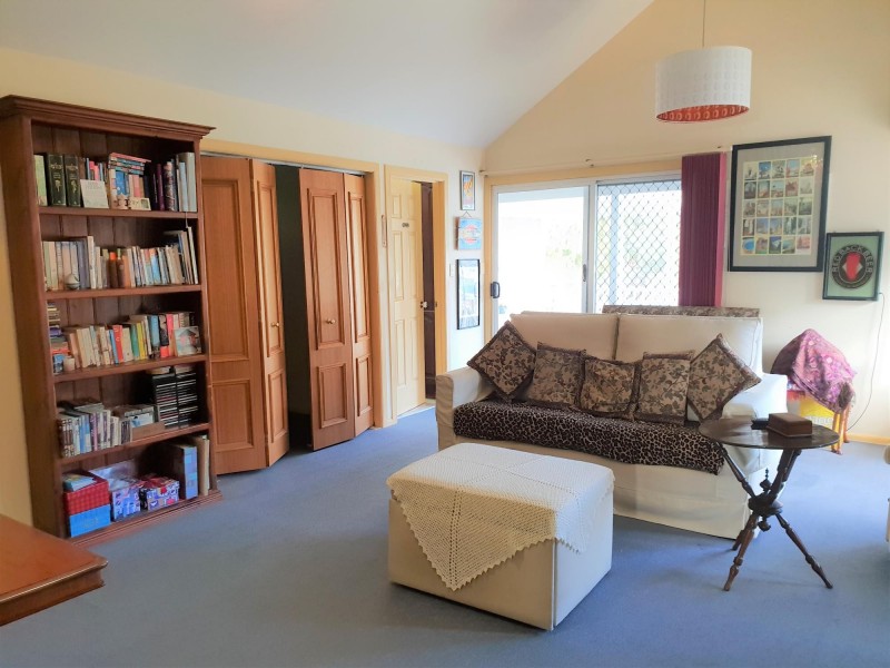 392 Beach Road, Batehaven NSW 2536