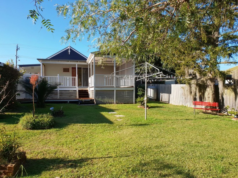 392 Beach Road, Batehaven NSW 2536