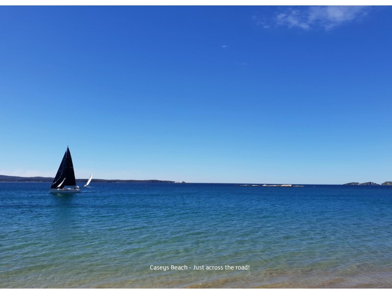 392 Beach Road, Batehaven NSW 2536