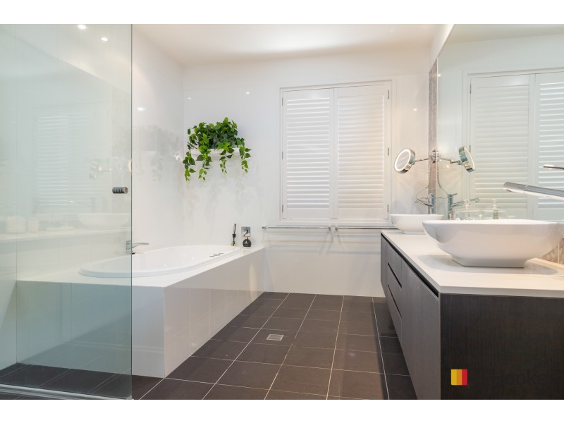 10 Mary Place, Long Beach NSW 2536