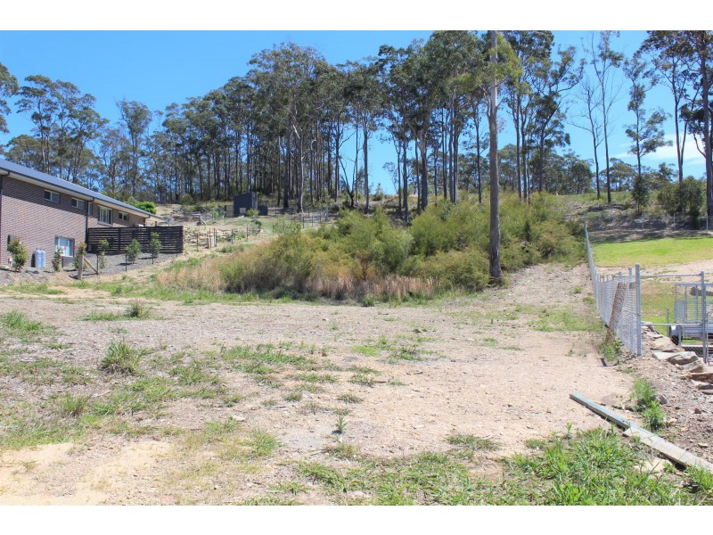 10 Spotted Gum Place, North Batemans Bay NSW 2536