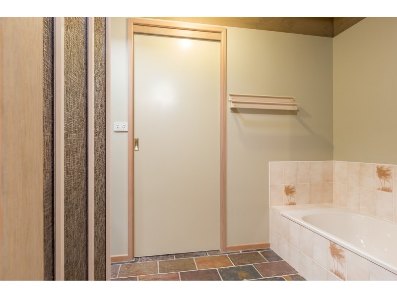 6 Merriwee Avenue, Malua Bay NSW 2536