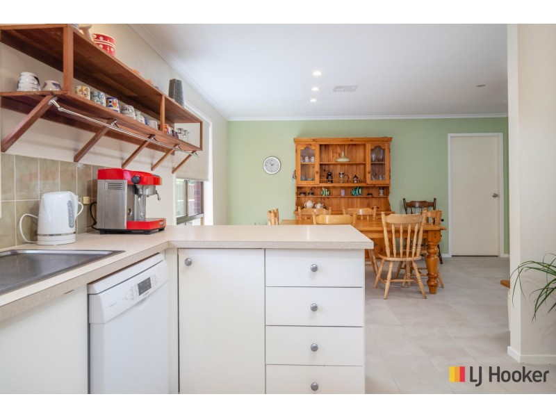 4 Belbowrie Parade, Maloneys Beach NSW 2536