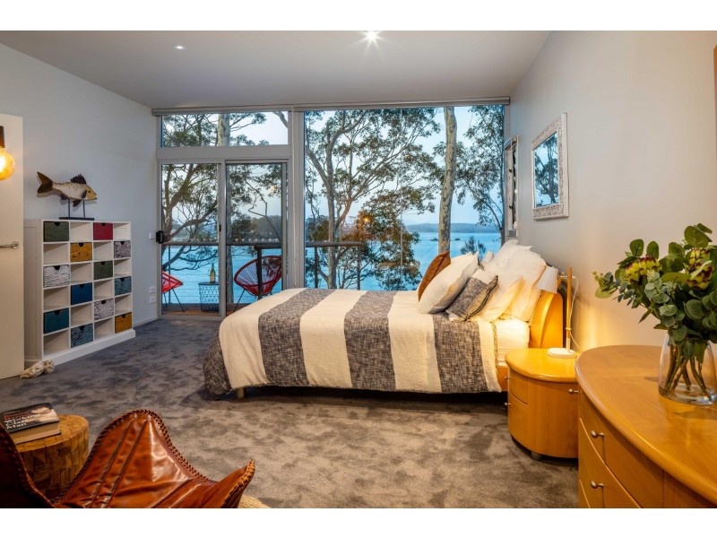 13B Bronte Crescent, Sunshine Bay NSW 2536
