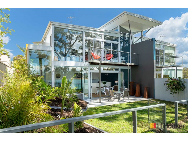 13B Bronte Crescent, Sunshine Bay NSW 2536